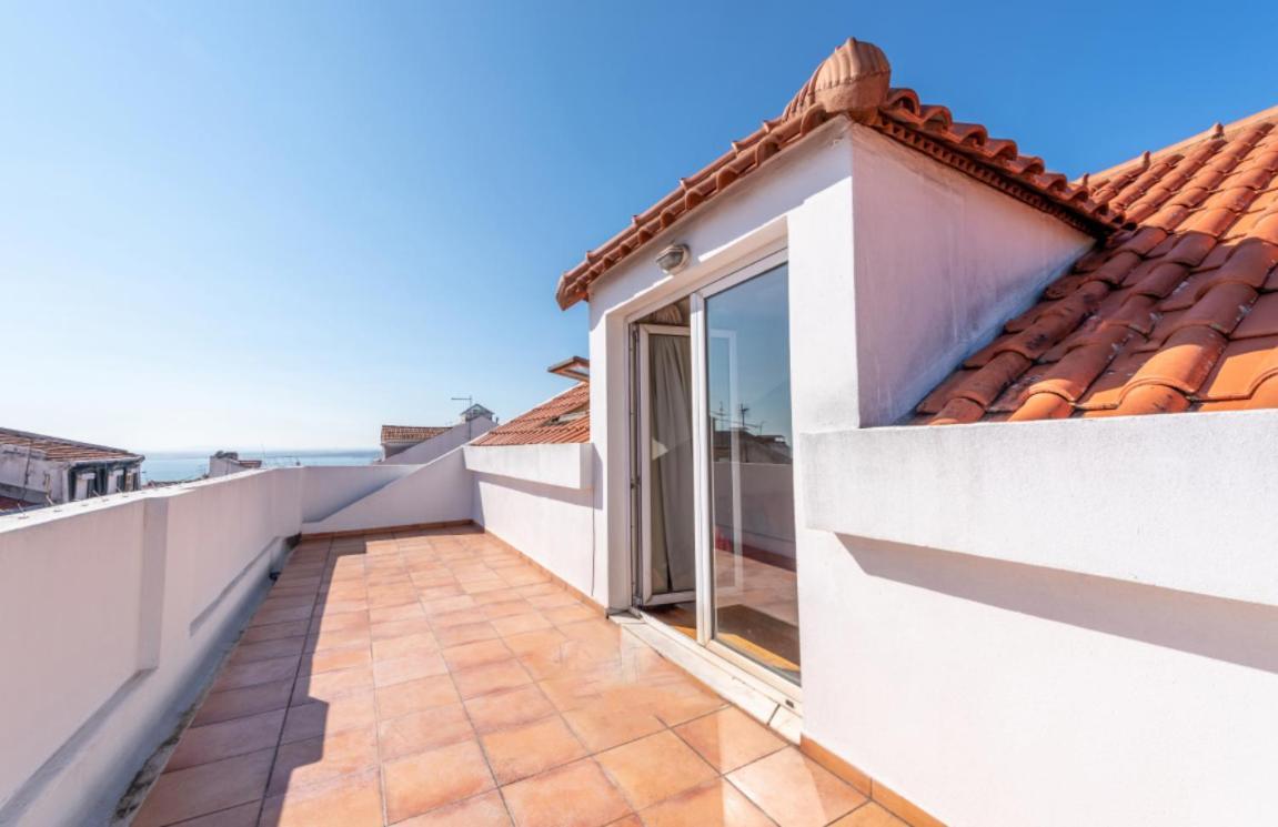 شقة Guestready - Rare Terrace Apt, Historic Center Lisboa المظهر الخارجي الصورة